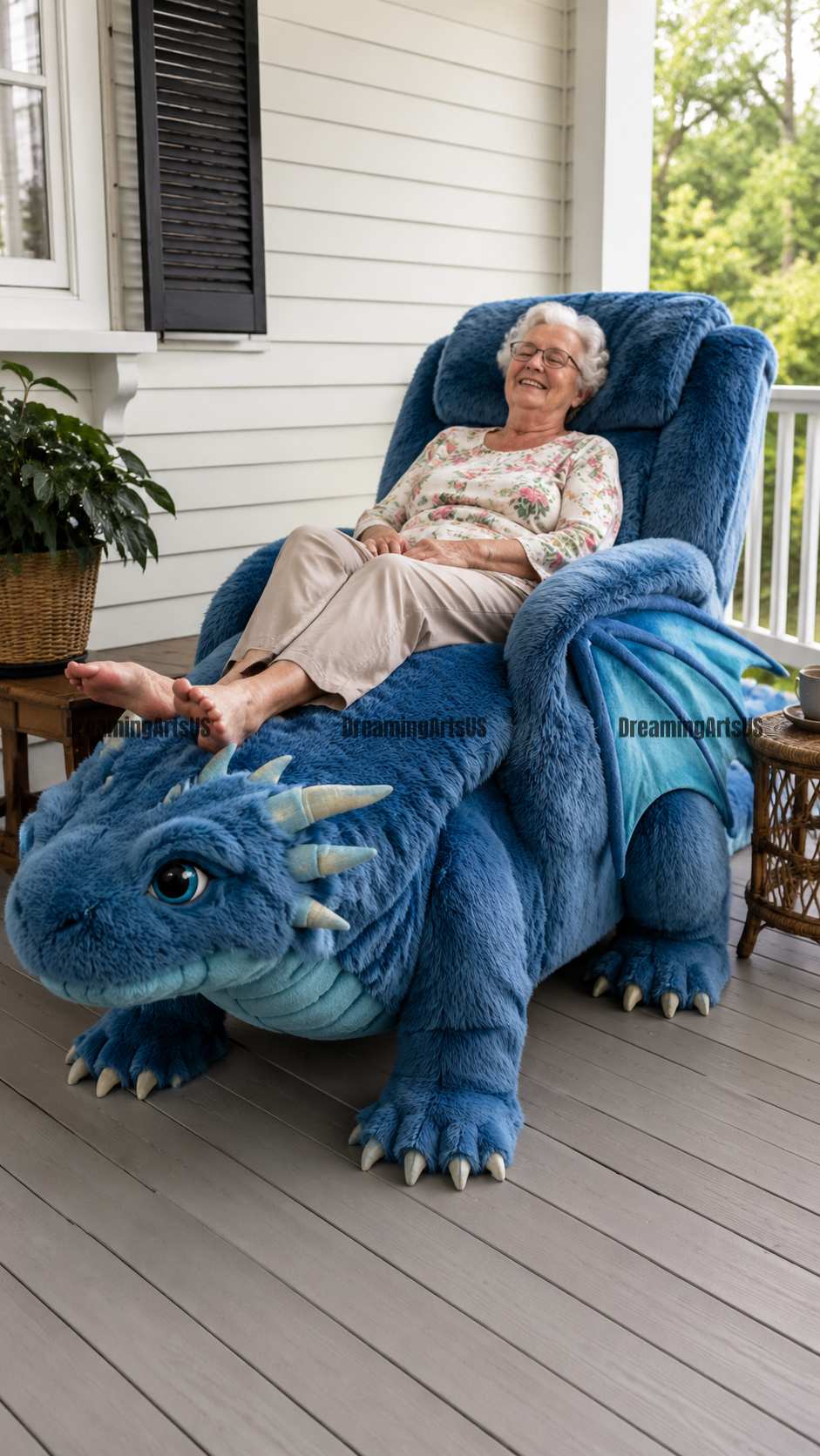 Dragon-Shaped Recliner Chairs