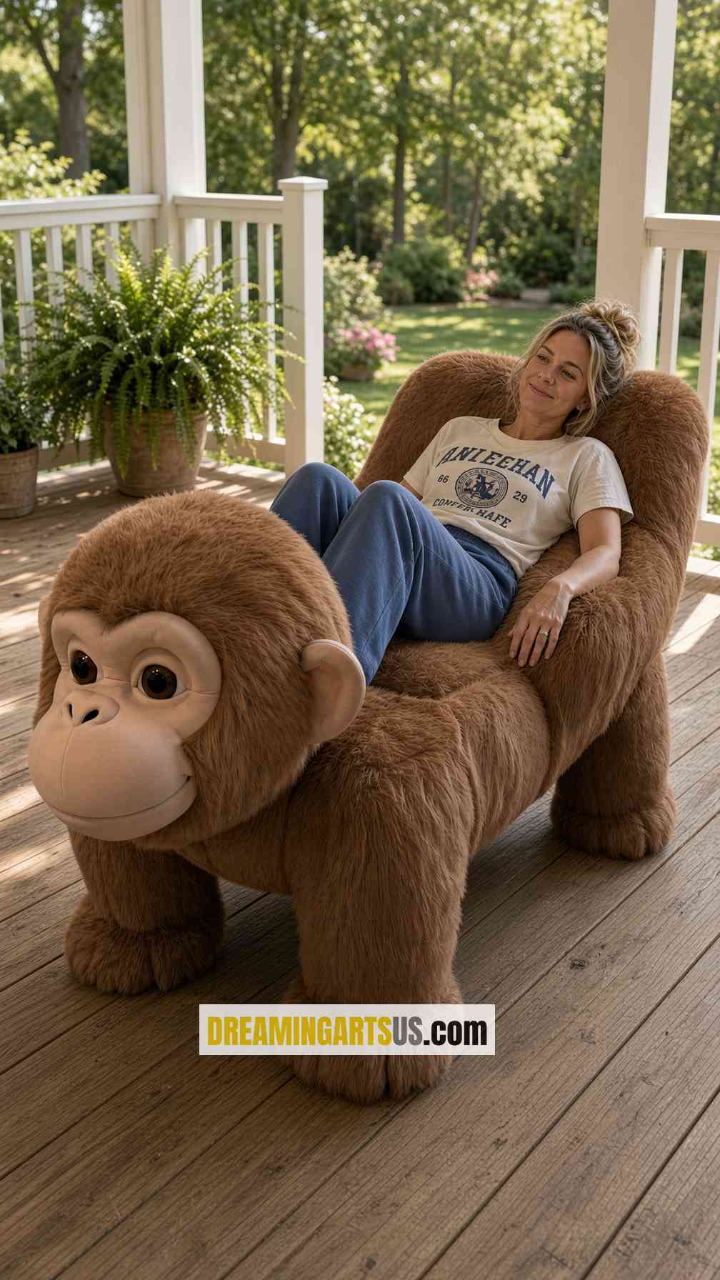 giant monkey walking chair